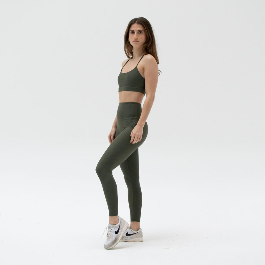 Green activewear leggings made from recycled plastic bottles