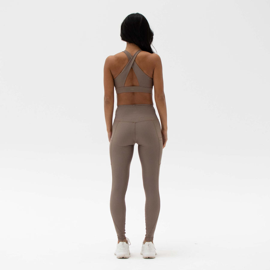 Sustainable activewear leggings with ties made from recycled plastic bottles